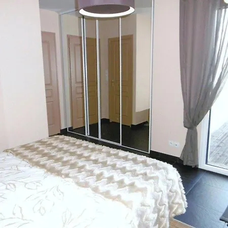 Maison 5 Pieces 8 Personnes Avec Jardin Clos A Proximite De La - Erell Villa *